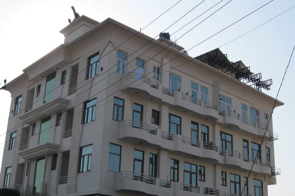 Hotel Kesar D'Villa
